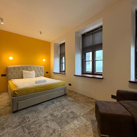 Lovely Two Bedroom In The Old Town Рига Экстерьер фото