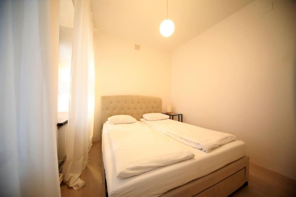 Lovely Two Bedroom In The Old Town Рига Экстерьер фото