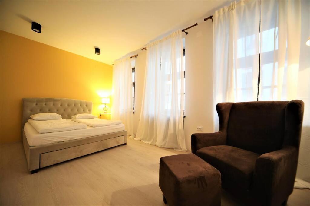 Lovely Two Bedroom In The Old Town Рига Экстерьер фото