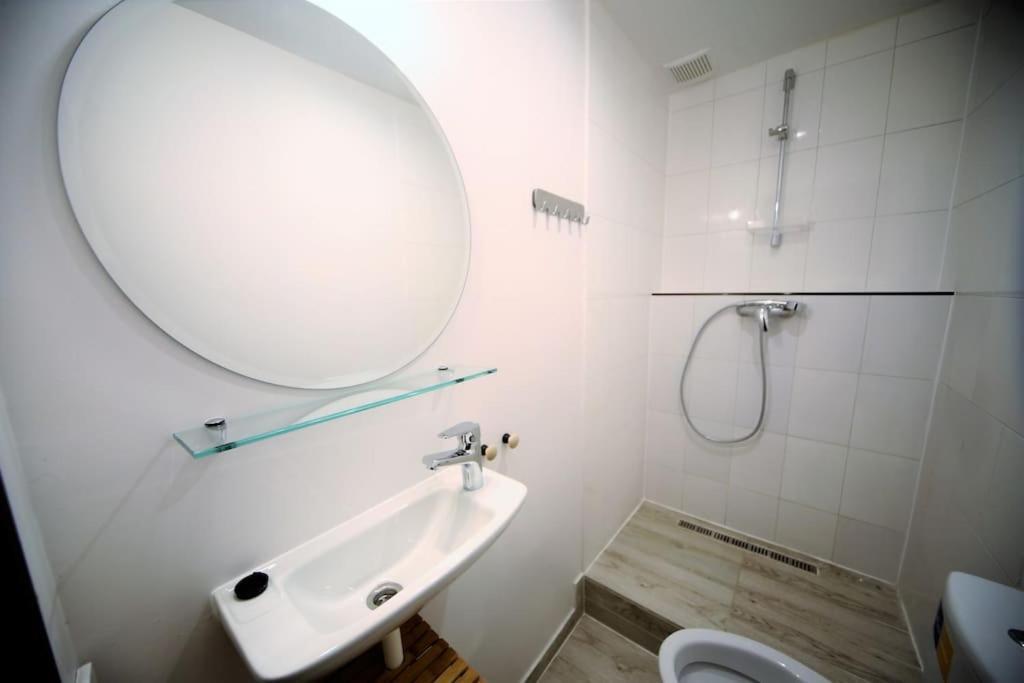 Lovely Two Bedroom In The Old Town Рига Экстерьер фото