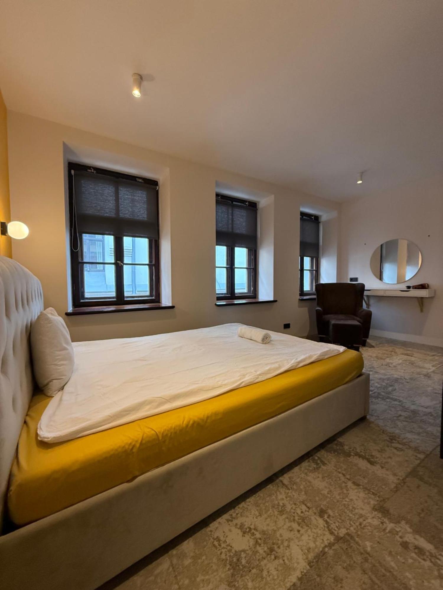 Lovely Two Bedroom In The Old Town Рига Экстерьер фото
